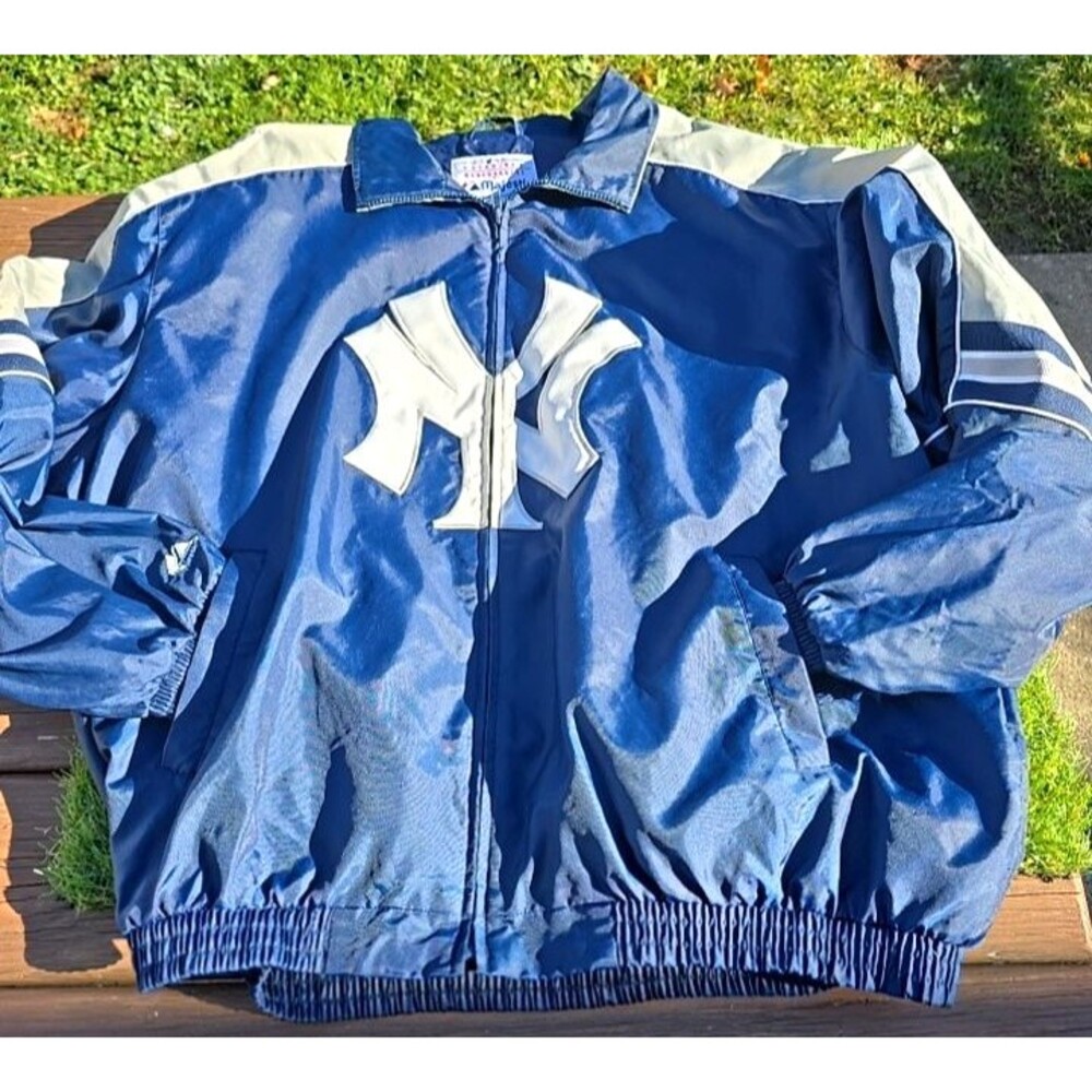Vintage New York Yankees Light Weight Majestic Zip Up Jacket Size XXL